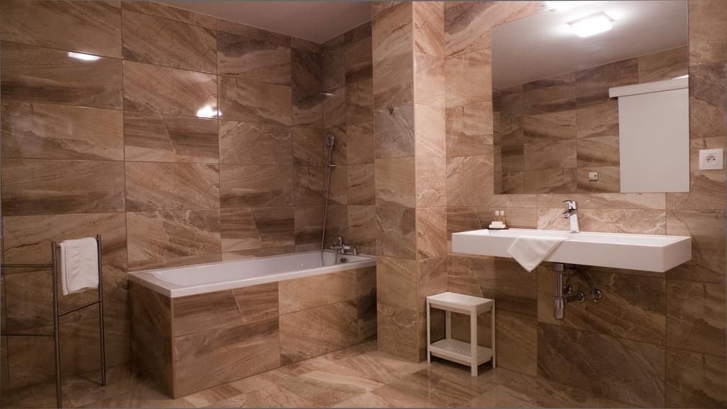 A7 Apartments Komárno エクステリア 写真