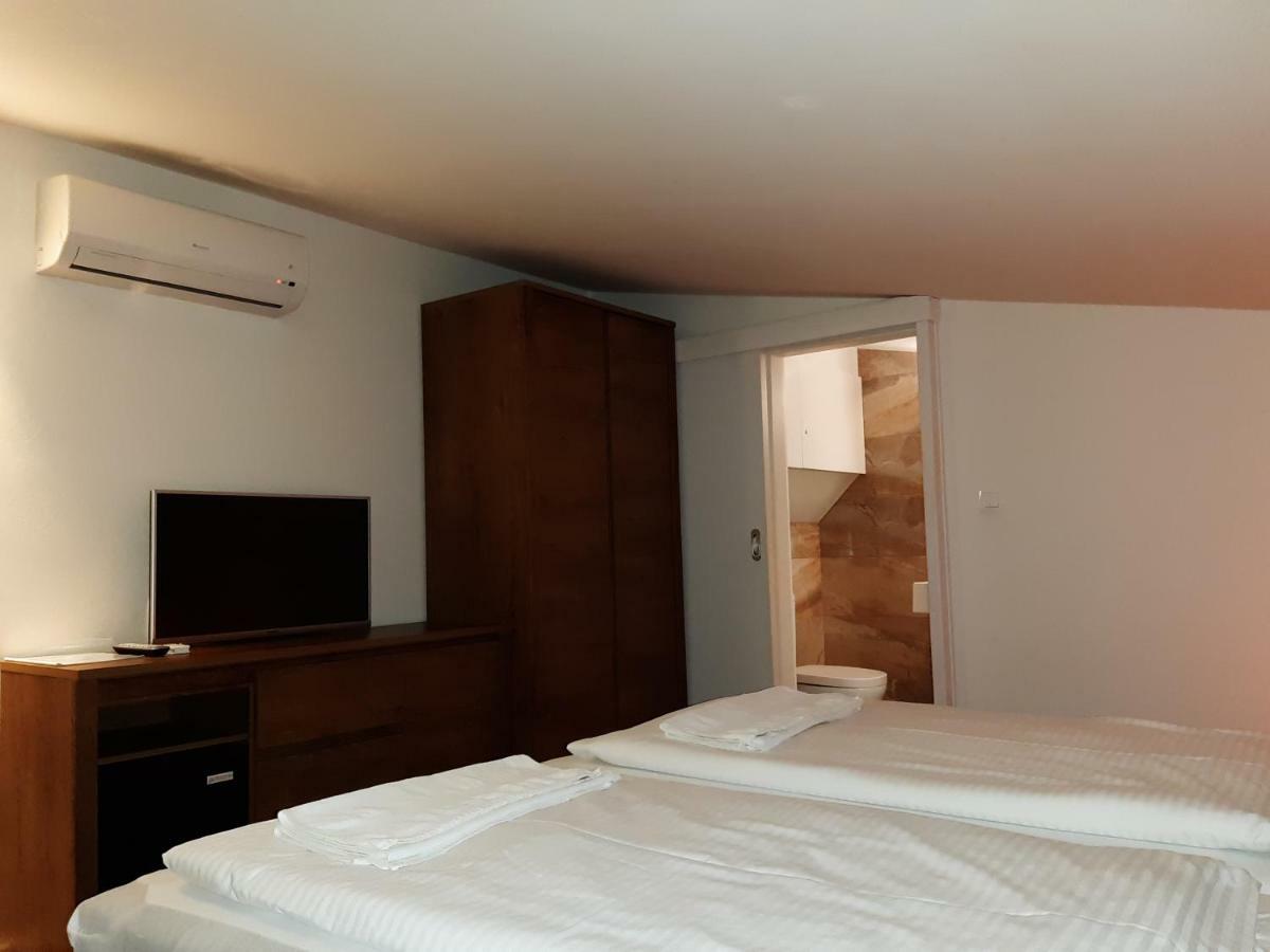 A7 Apartments Komárno エクステリア 写真